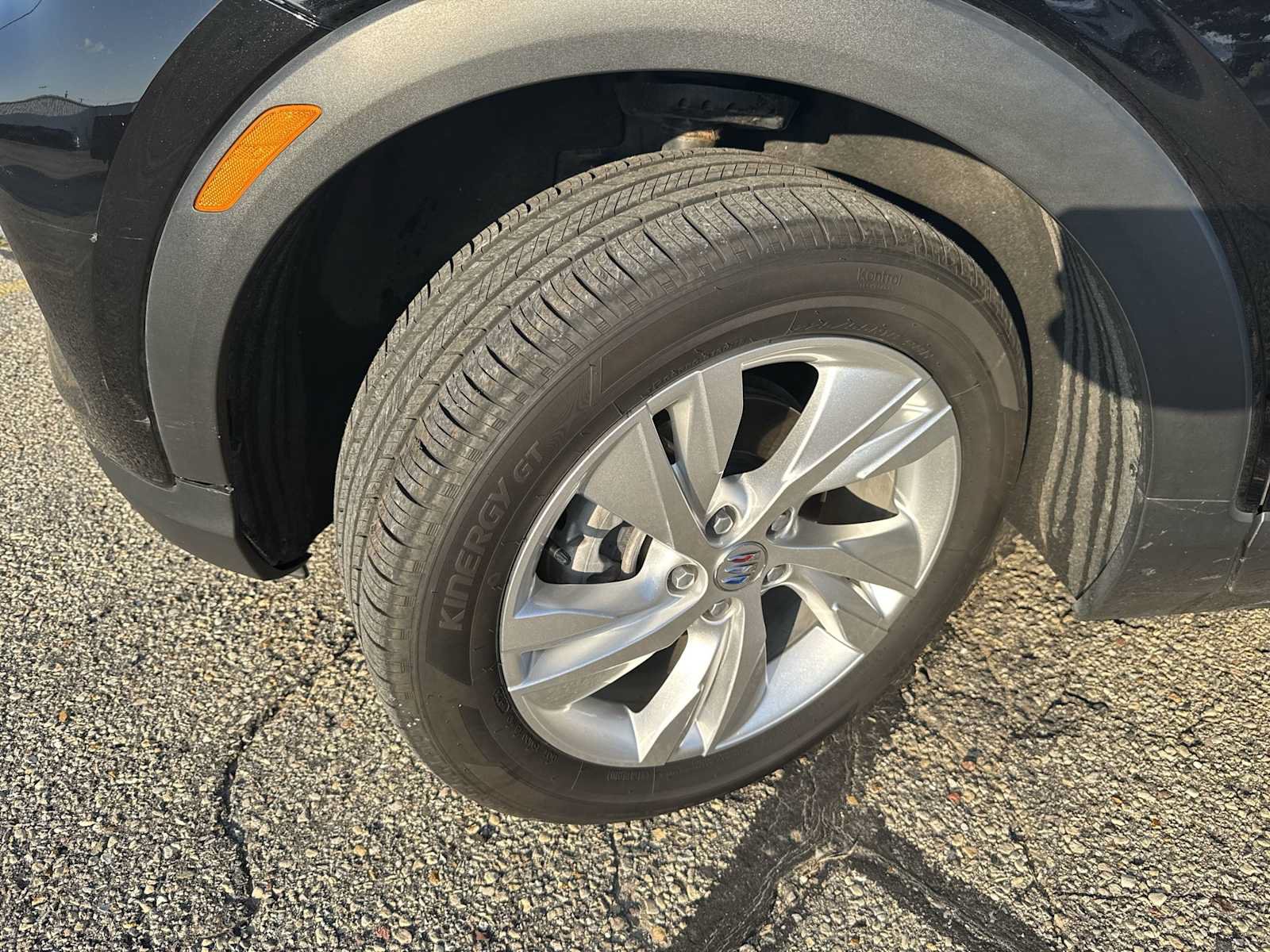 Used 2025 Buick Encore GX Preferred AWD/4WD image 3