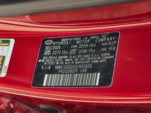 Certified 2025 Hyundai Elantra SEL FWD image 31