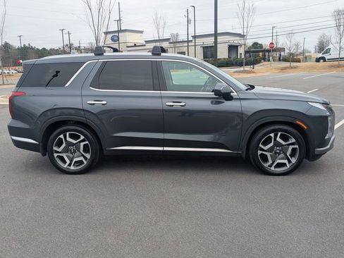 Used 2024 Hyundai Palisade Limited image 3