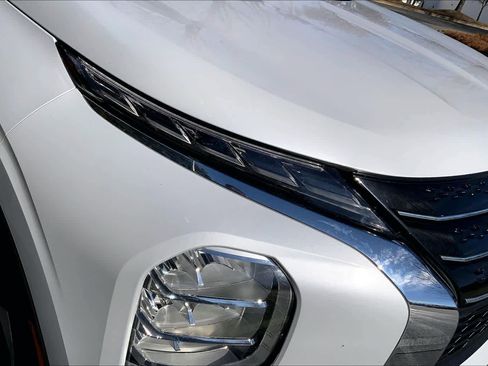 Used 2024 Mitsubishi Outlander SE image 26