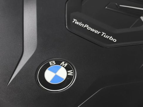 Used 2022 BMW 330i xDrive Sedan w/ M Sport Package image 19