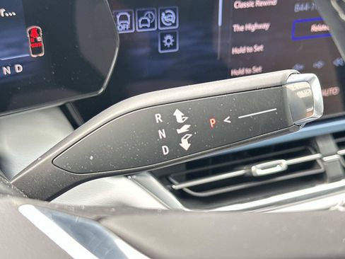 Used 2026 Chevrolet Equinox EV LT FWD image 23