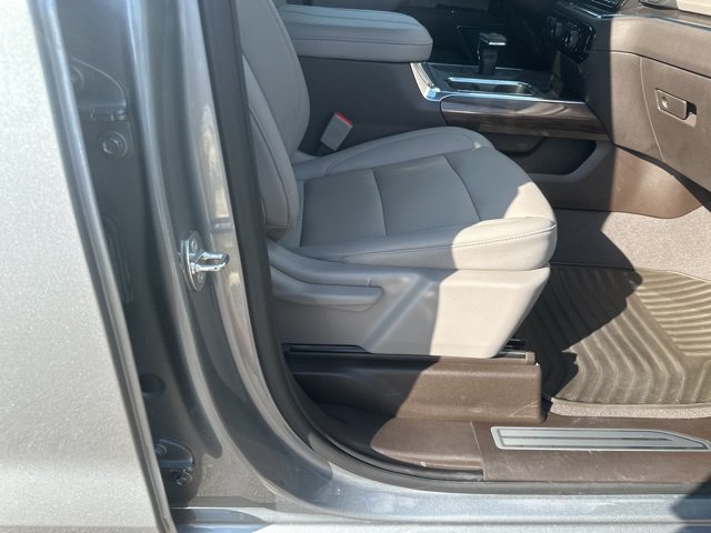 Used 2024 Chevrolet Silverado 1500 RST w/ Convenience Package II AWD/4WD image 33