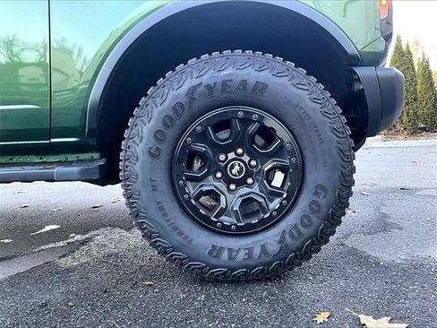 Used 2023 Ford Bronco Wildtrak image 9