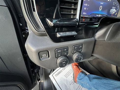 Certified 2022 Chevrolet Silverado 1500 ZR2 w/ Technology Package image 26