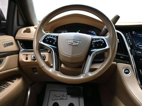 Used 2019 Cadillac Escalade Platinum AWD/4WD image 16