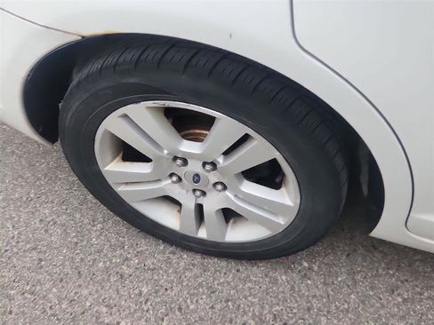 Used 2009 Ford Fusion SEL image 3