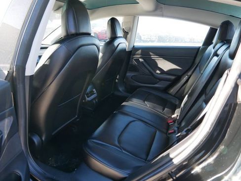 Used 2018 Tesla Model 3 Long Range image 19