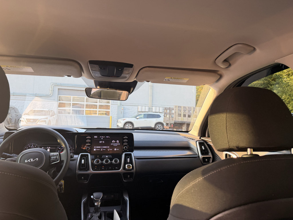 Used 2022 Kia Sorento LX FWD image 8