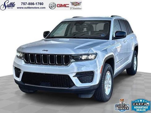 Used 2023 Jeep Grand Cherokee Laredo w/ Luxury Tech Group I AWD/4WD image 1