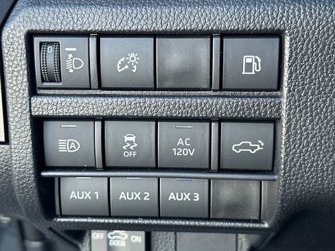 New 2025 Toyota Tacoma TRD Off-Road AWD/4WD image 31