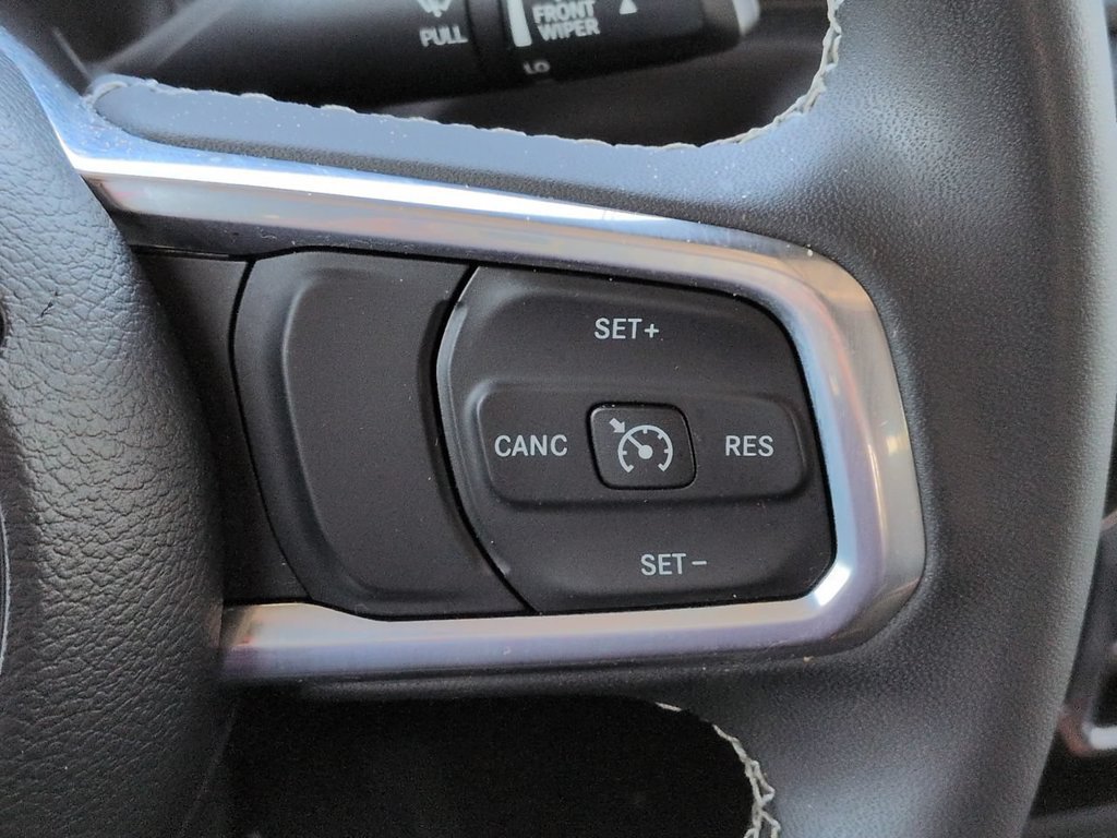 Used 2023 Jeep Gladiator Overland AWD/4WD image 25