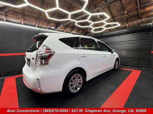 Used 2014 Toyota Prius V Three FWD image 3