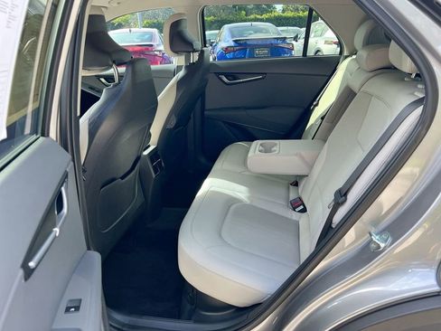 Used 2023 Kia Niro EX FWD image 19