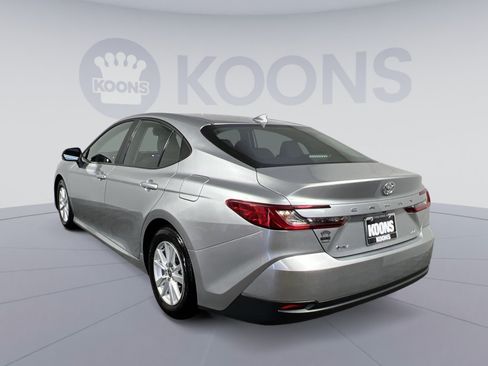 Used 2025 Toyota Camry LE FWD image 8