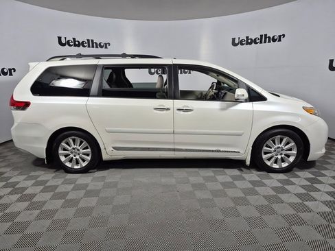 Used 2014 Toyota Sienna Limited image 8