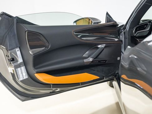 Used 2022 Ferrari SF90 Stradale image 16