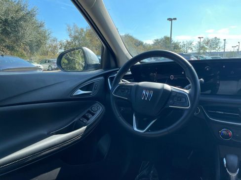 Used 2025 Buick Encore GX Preferred image 32