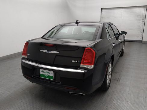 Used 2018 Chrysler 300 Limited AWD/4WD image 7