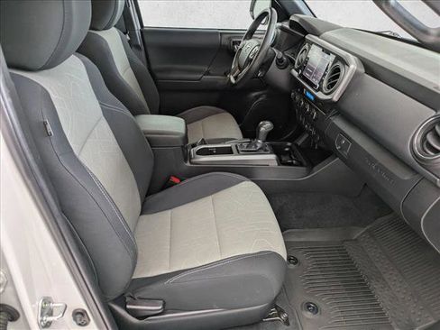 Used 2022 Toyota Tacoma TRD Off-Road image 20