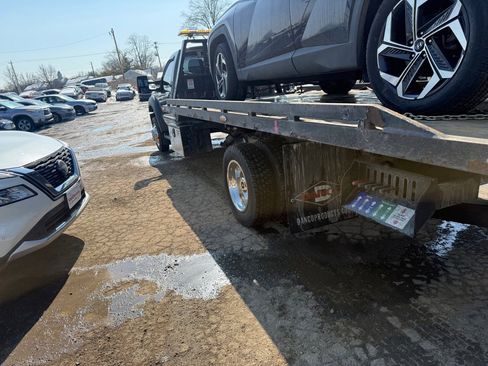 Used 2016 Ford F550 2WD Regular Cab Super Duty image 6
