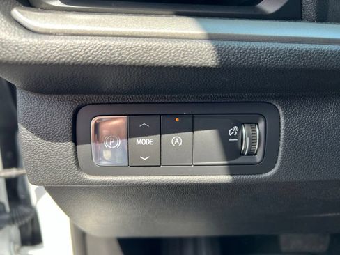 Used 2026 Chevrolet Traverse LT w/ Driver Confidence Package FWD image 11