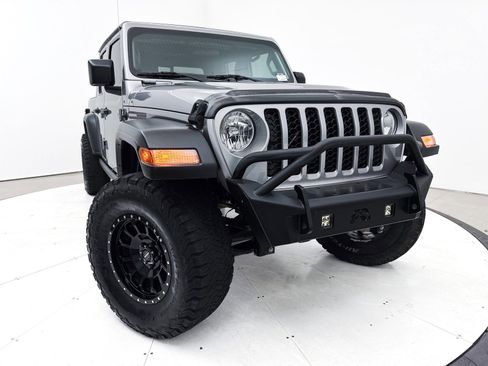 Used 2020 Jeep Gladiator Sport w/ Quick Order Package 24S image 9