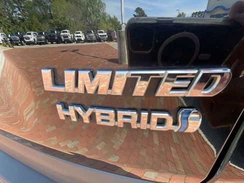 Used 2021 Toyota RAV4 Limited AWD/4WD image 33