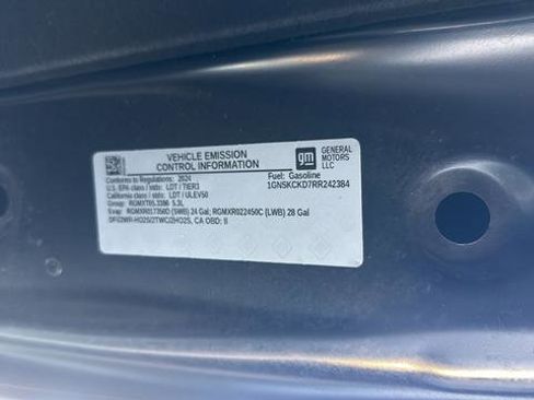 Used 2024 Chevrolet Suburban LT image 30