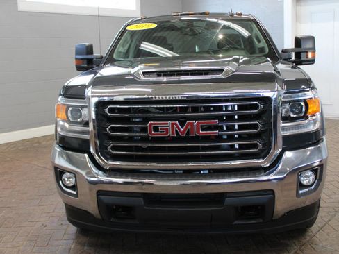 Used 2019 GMC Sierra 2500 SLE w/ SLE Preferred Package image 2