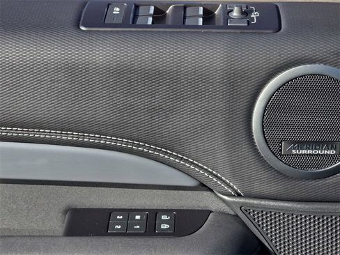 Certified 2023 Land Rover Discovery HSE R-Dynamic image 30