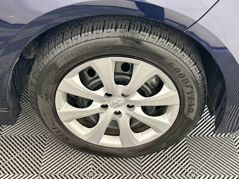 Used 2025 Toyota Corolla LE FWD image 11