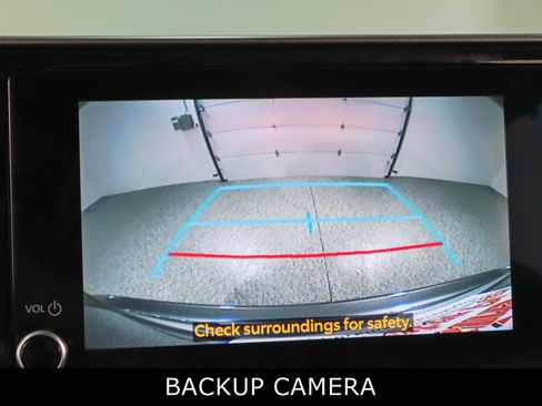 Used 2024 Toyota Highlander XLE image 18