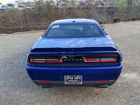 Used 2018 Dodge Challenger R/T image 7