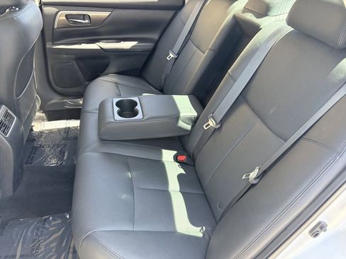 Used 2014 Nissan Altima 2.5 SL w/ Technology Package FWD image 16