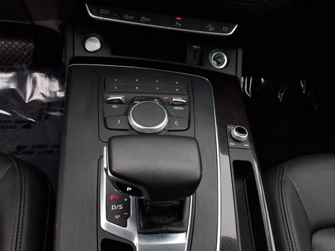 Used 2020 Audi Q5 2.0T Premium w/ Convenience Package AWD/4WD image 10