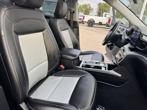 Used 2022 Ford Explorer XLT w/ Equipment Group 202A image 35