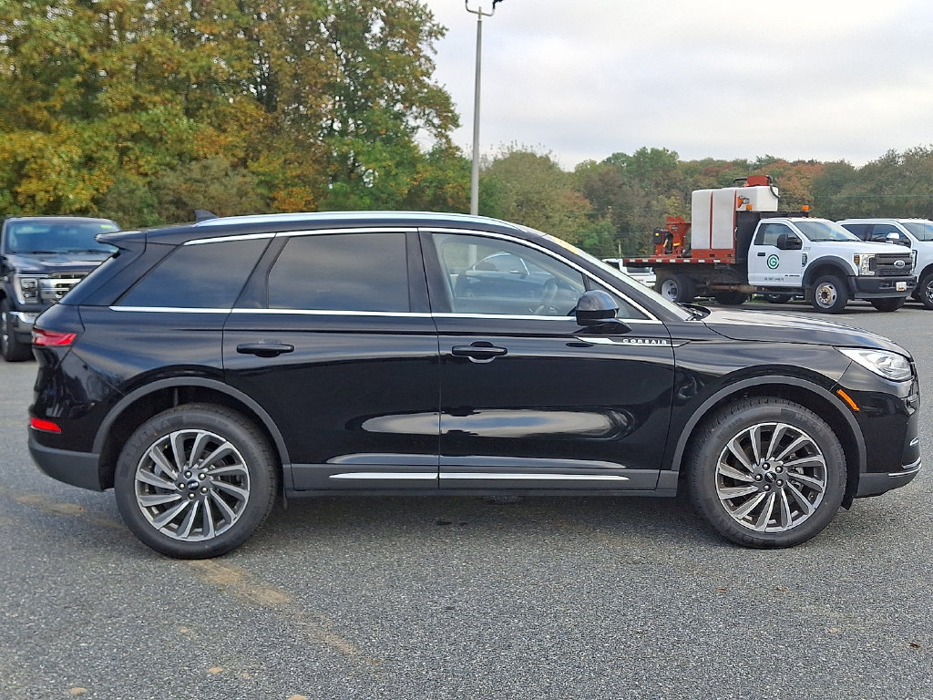 Used 2023 Lincoln Corsair Reserve AWD/4WD image 7