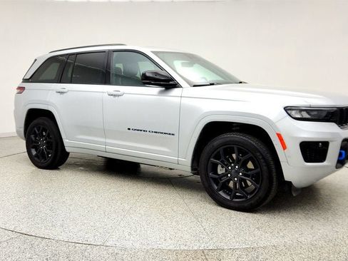 Used 2024 Jeep Grand Cherokee Limited 4xe AWD/4WD image 3