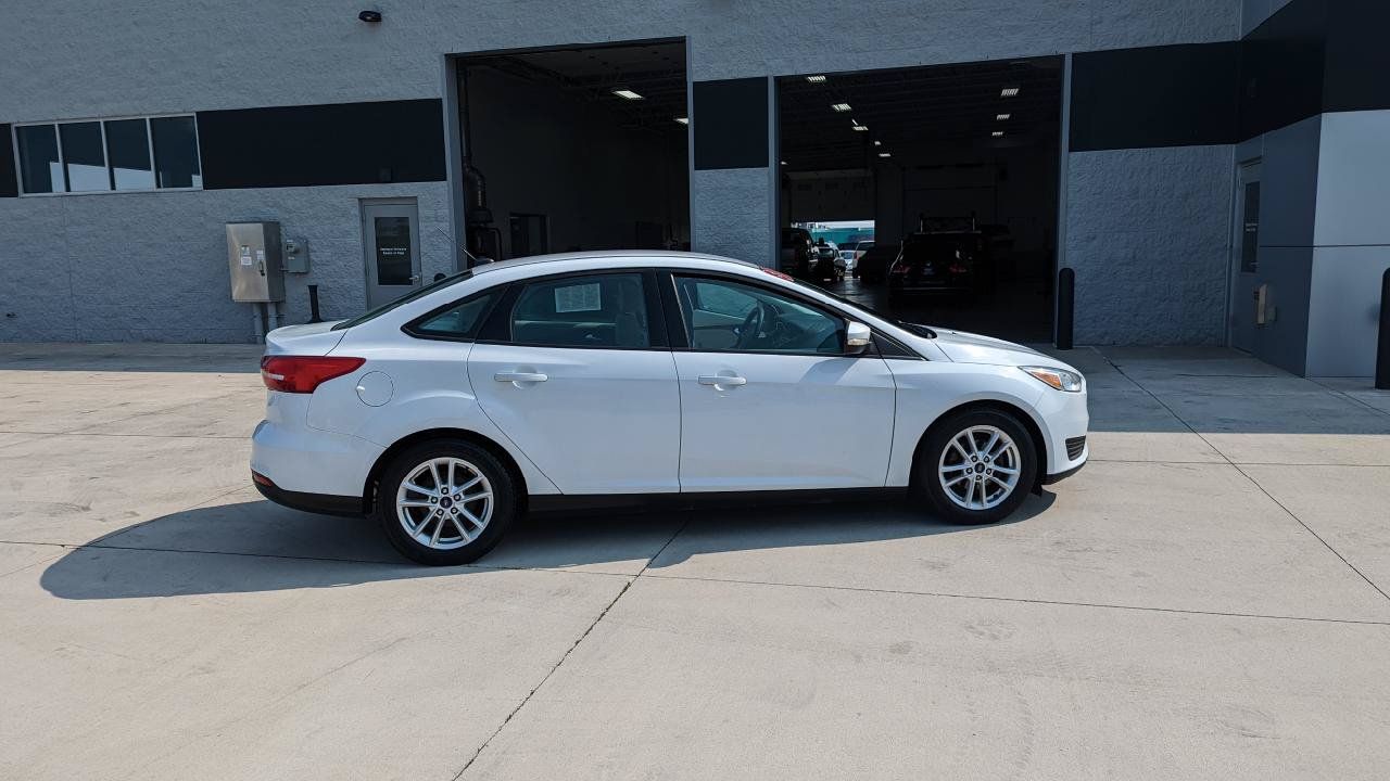 Used 2016 Ford Focus SE FWD image 1