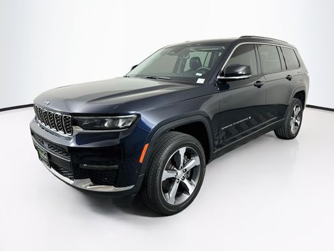 Used 2023 Jeep Grand Cherokee L Limited w/ Luxury Tech Group II AWD/4WD image 3