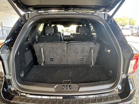 Certified 2025 Ford Explorer ST-Line image 31