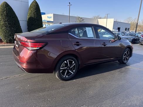 Used 2025 Nissan Sentra SV image 4