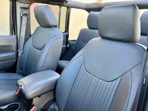 Used 2013 Jeep Wrangler Unlimited Sport AWD/4WD image 37