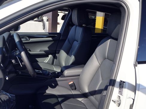 New 2026 Porsche Macan S image 5