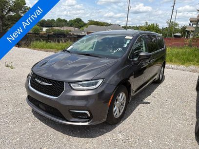 Used 2023 Chrysler Pacifica Touring-L