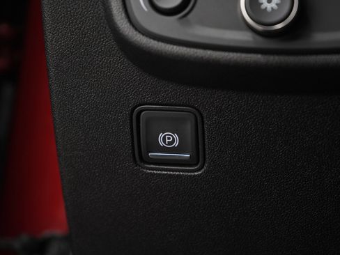 Used 2018 GMC Terrain SLE image 26