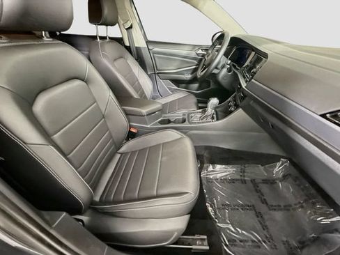 Used 2023 Volkswagen Jetta SE w/ Panoramic Sunroof Package FWD image 27