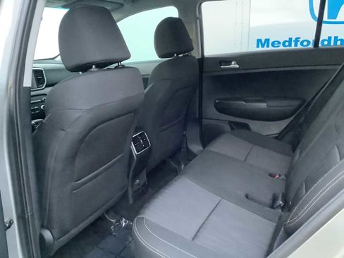 Used 2020 Kia Sportage LX image 12