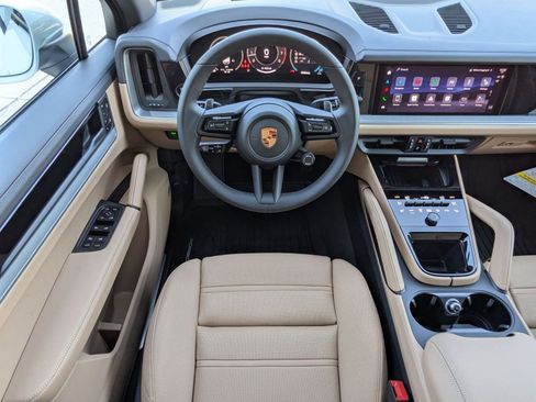 Certified 2026 Porsche Cayenne AWD/4WD image 15